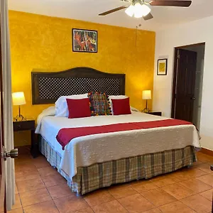La Galeria Hotel